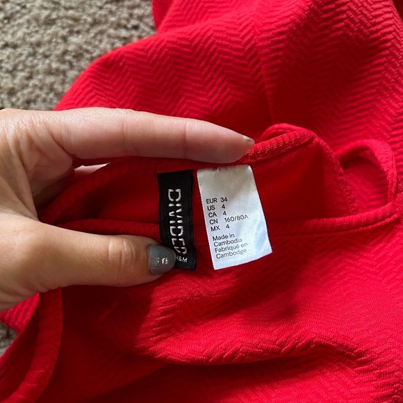 H&M red textured high neck flounce skirt mini dress - Picture 3 of 7